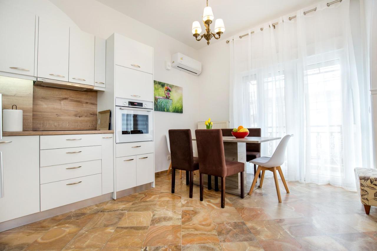 Onarhome Potos Buitenkant foto